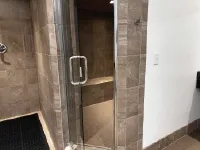 Steam Rooms for Recovery: How Heat Therapy Enhances Fitness, Stress Relief & Muscle Recovery
